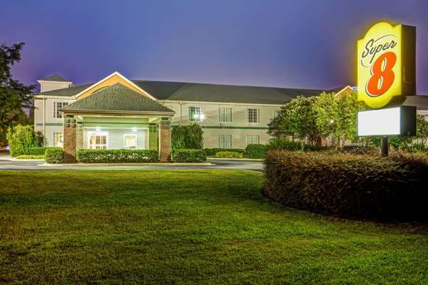 Super 8 by Wyndham Smithfield/Selma