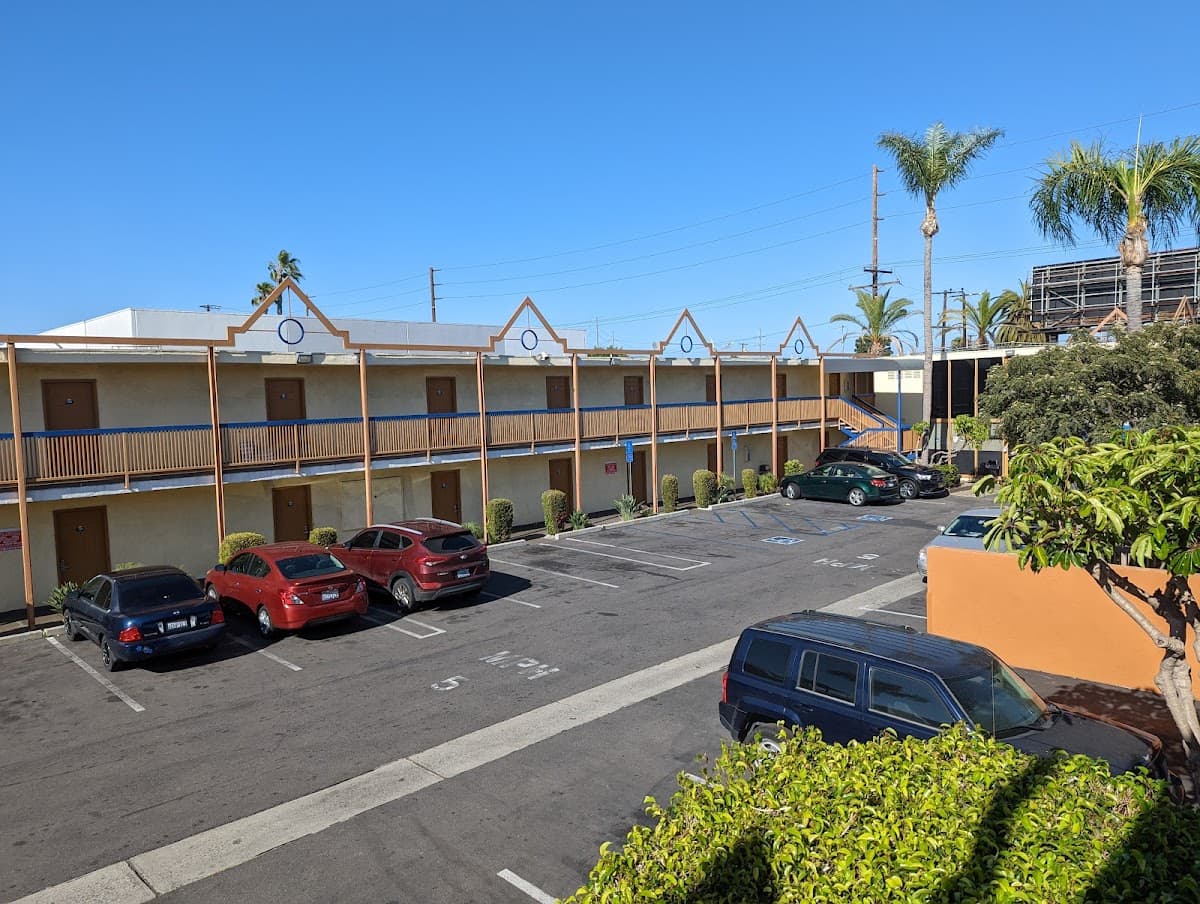 Days Inn by Wyndham Los Angeles Stadium Area/LAX