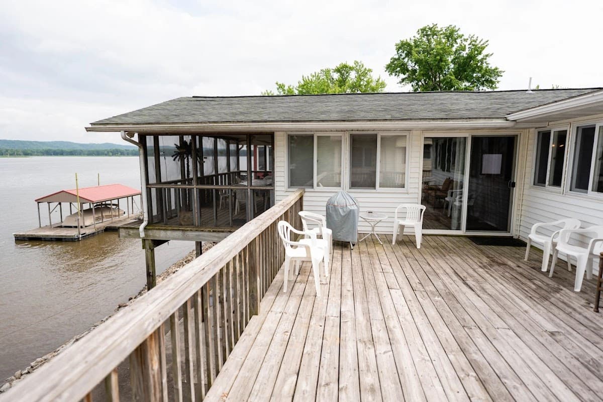 Cedar Valley Lodge