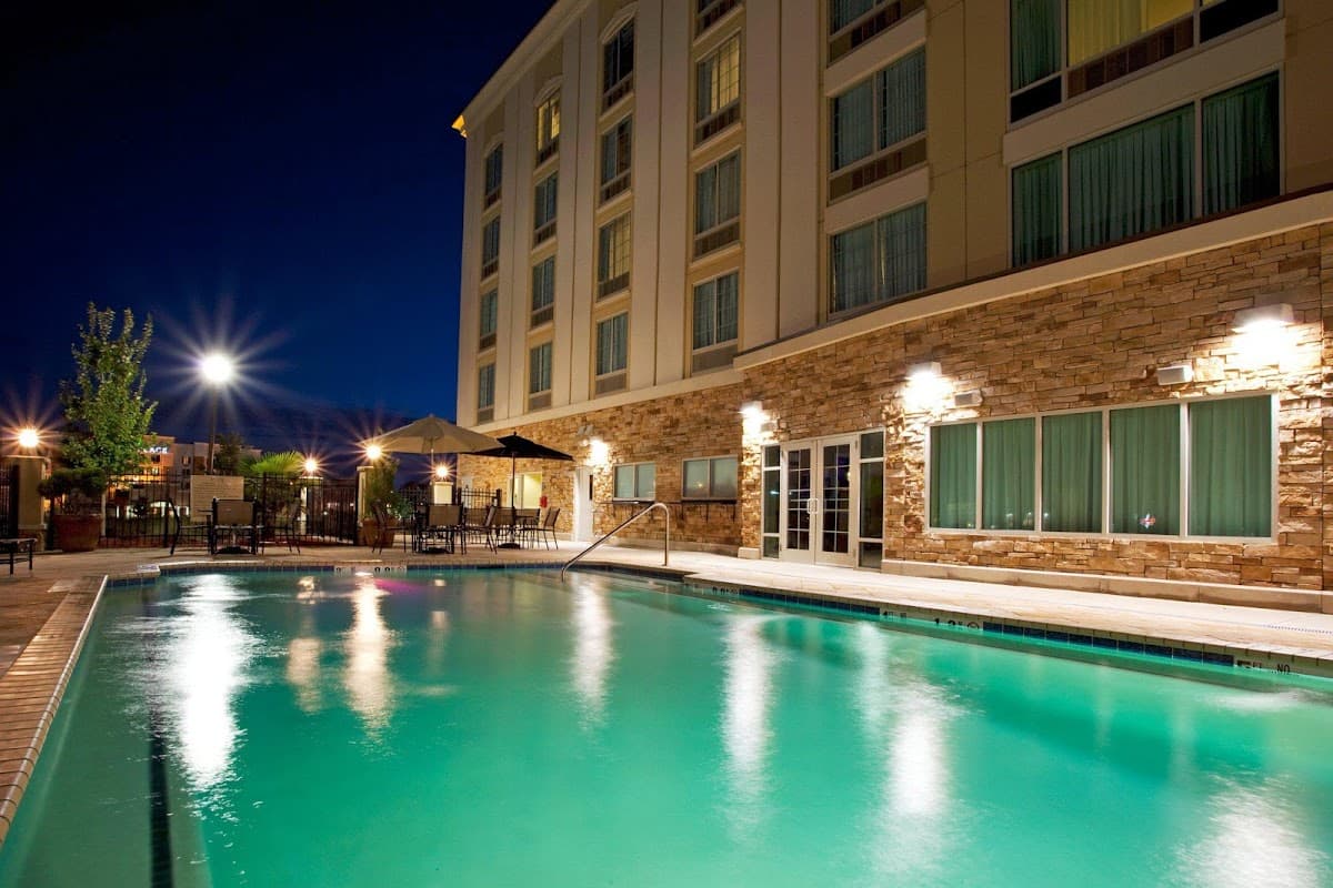 Holiday Inn Express & Suites Columbus at Northlake by IHG