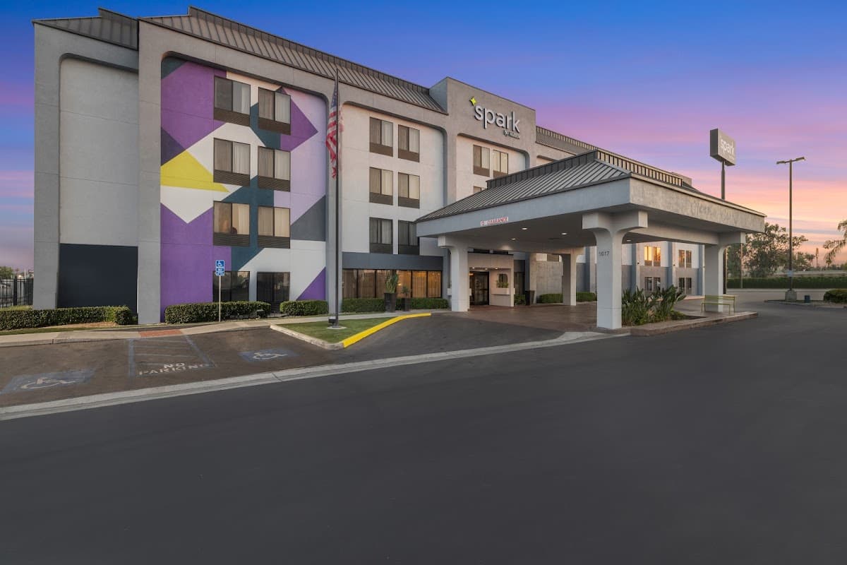 Spark by Hilton Bakersfield Central