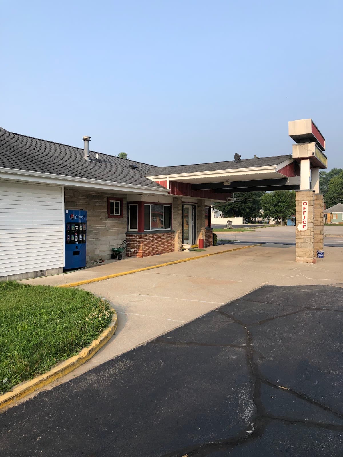 Pinconning Trail Inn
