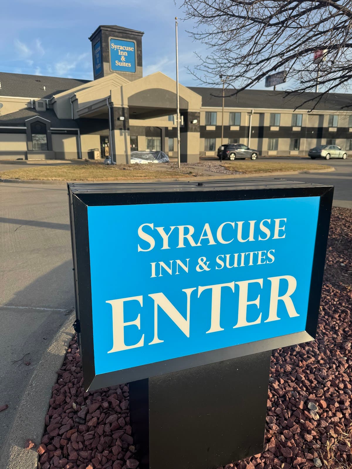 Syracuse Inn & Suites