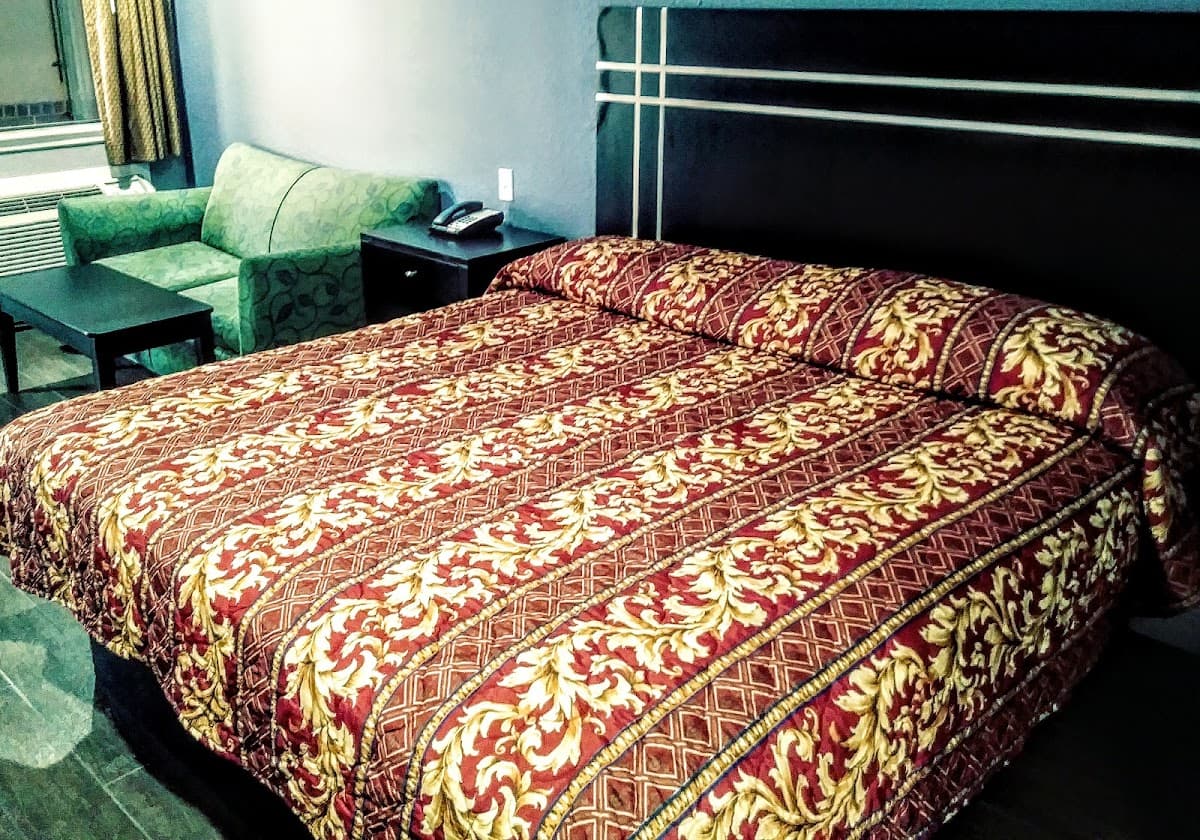 Crystal Inn & Suites