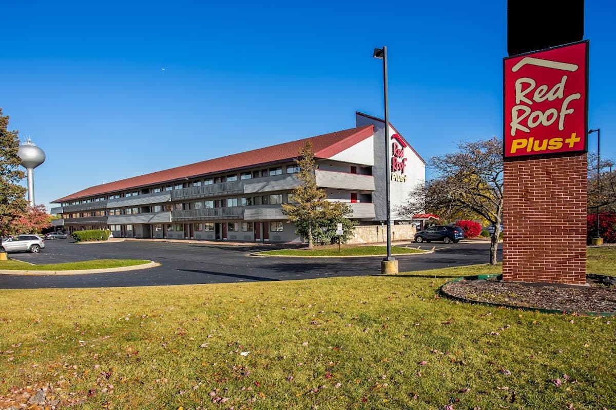 Red Roof PLUS+ Chicago - Hoffman Estates