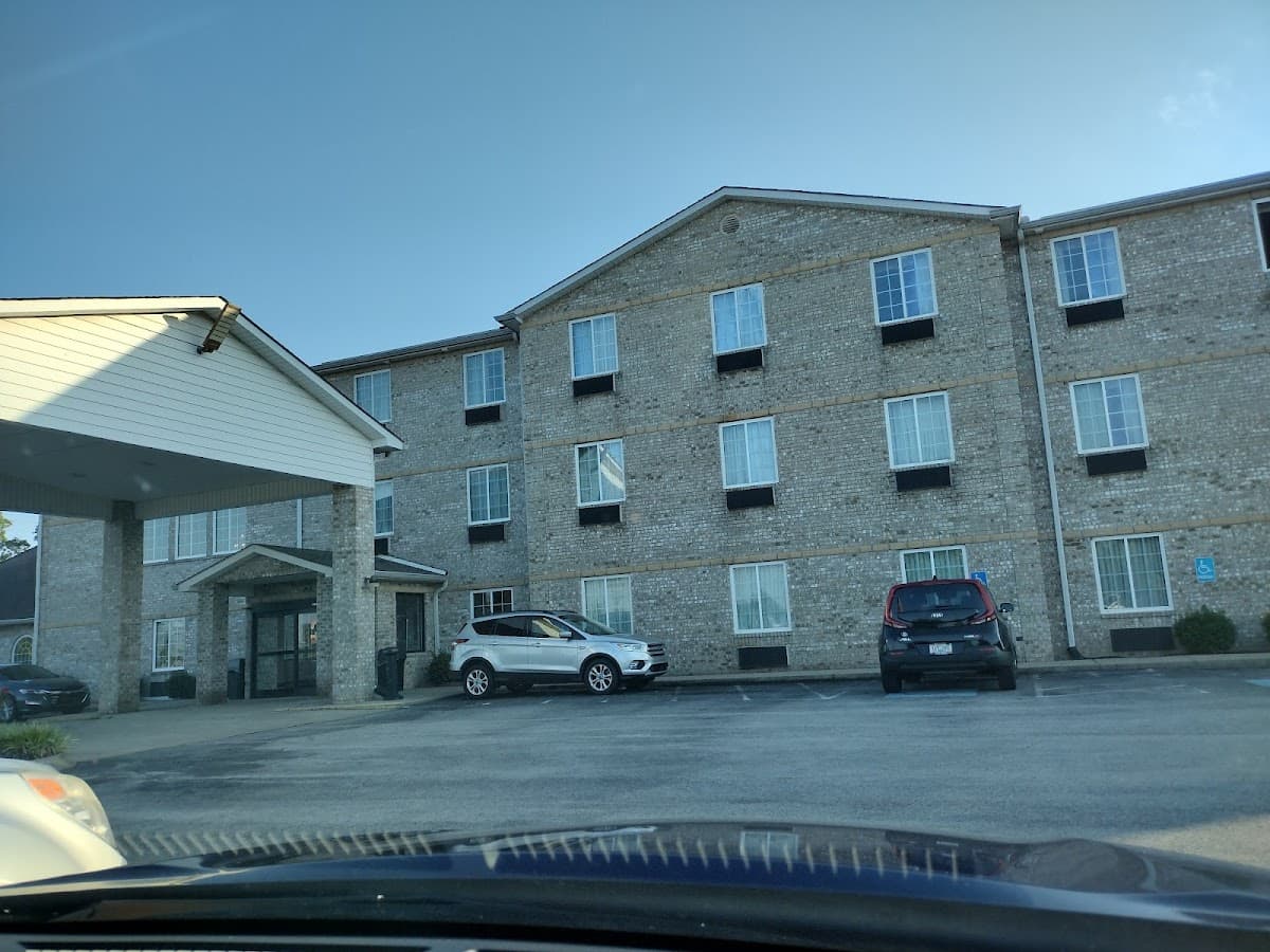 Super 8 by Wyndham Bowling Green North