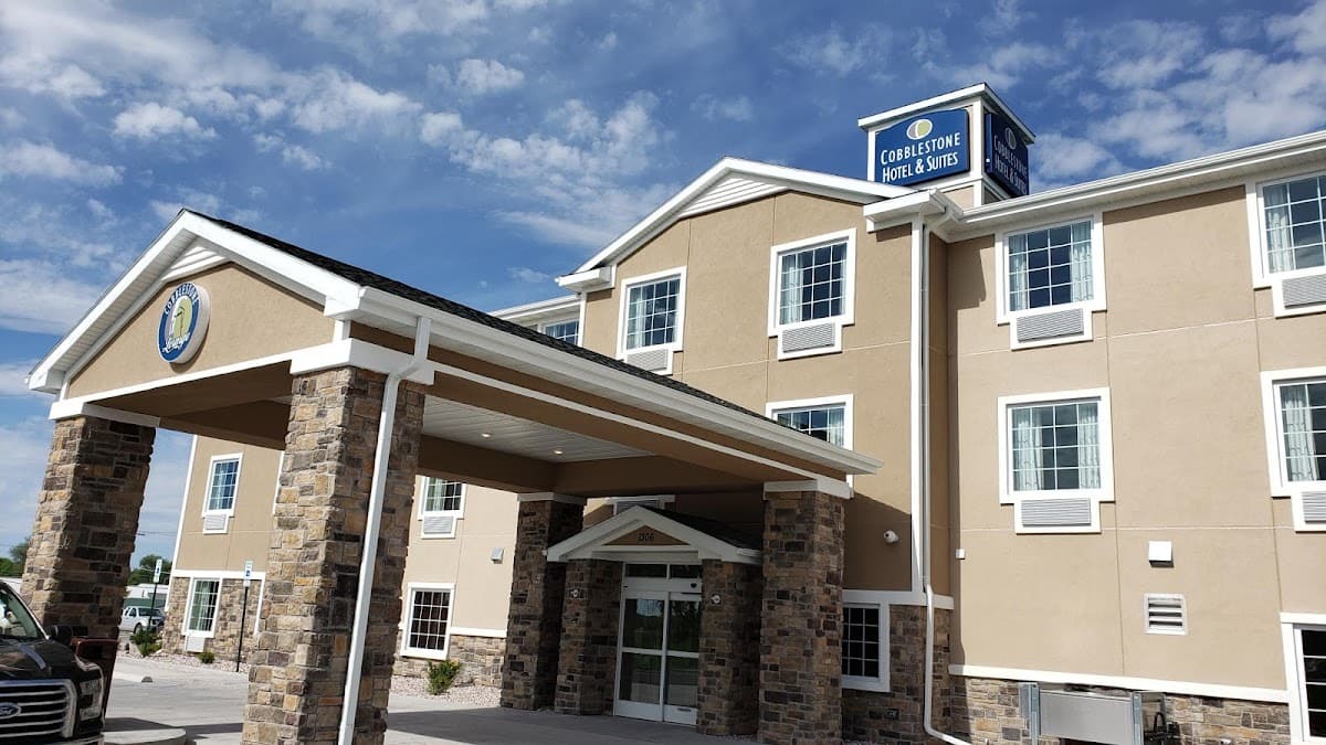 Cobblestone Hotel & Suites - Torrington