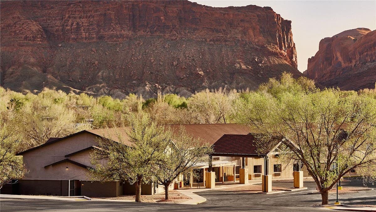 ACME Hotel Company
