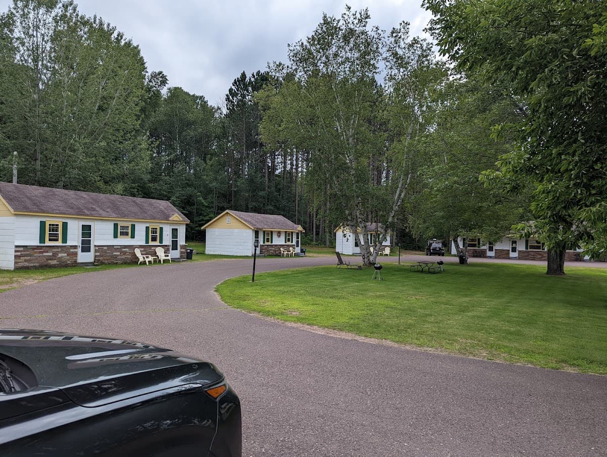 Sunshine Motel and Cabins
