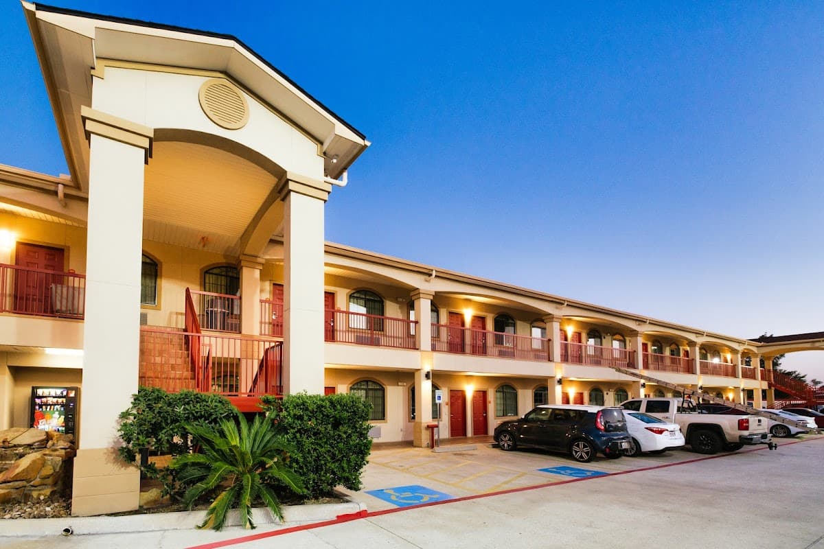 Palace Inn 290 & Fairbanks