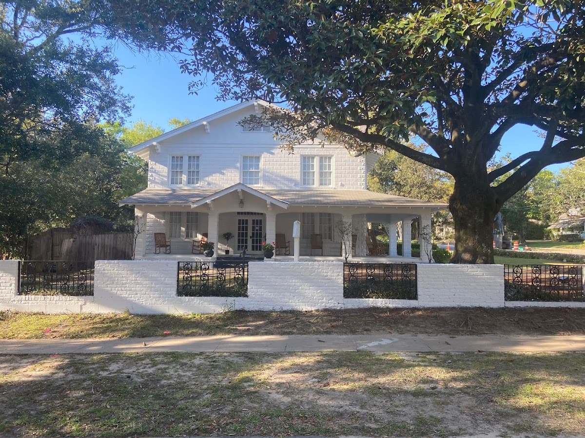 Summit Street Inn
