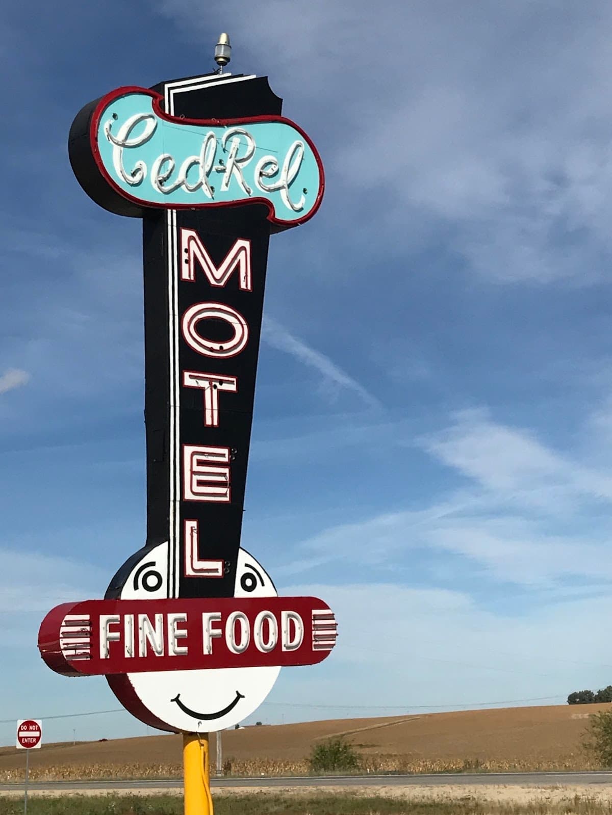 Ced-Rel Motel