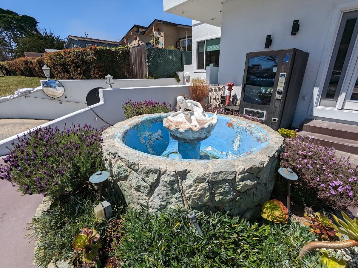 Lovers Point Inn