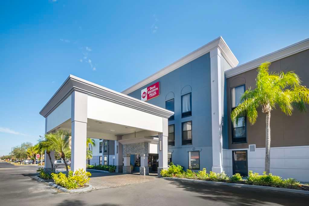 Best Western Plus Universal Inn