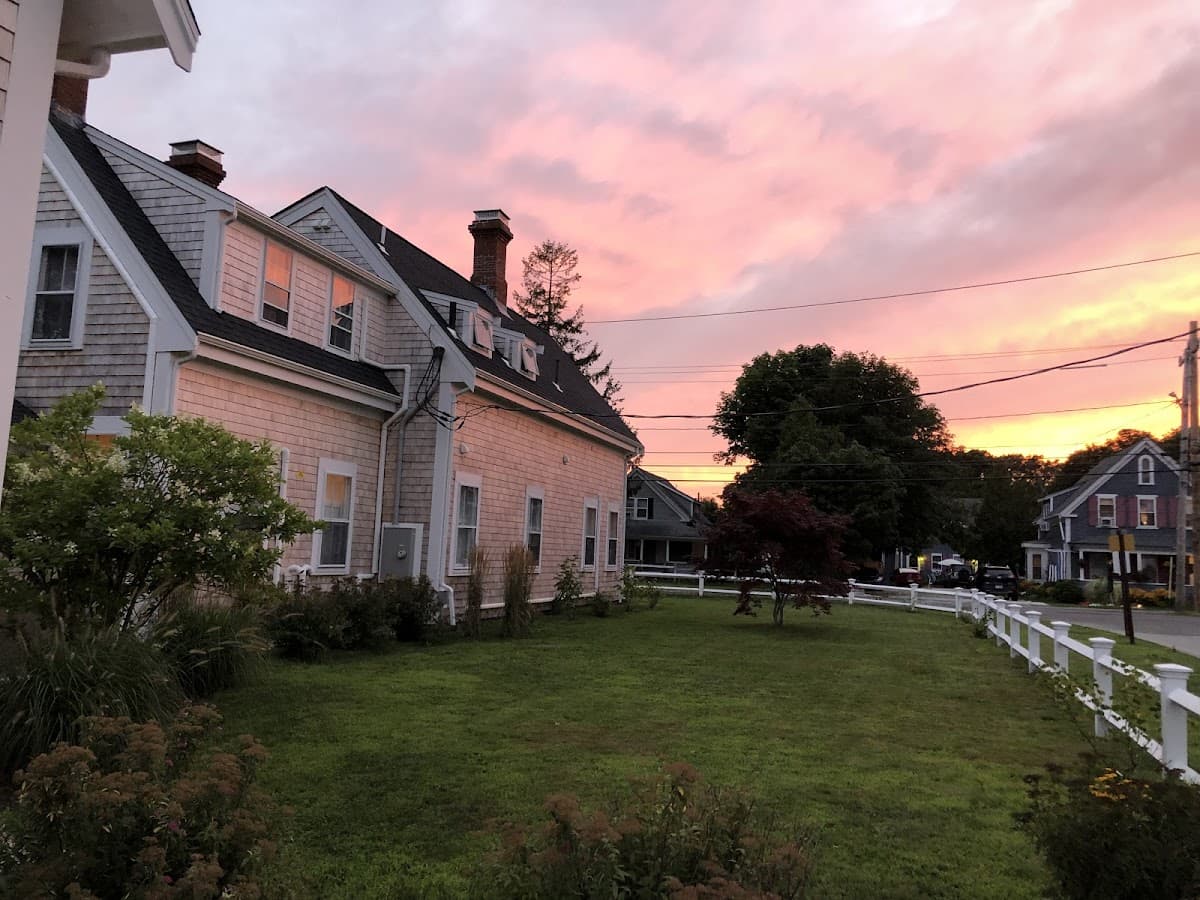 Sea Street Inn