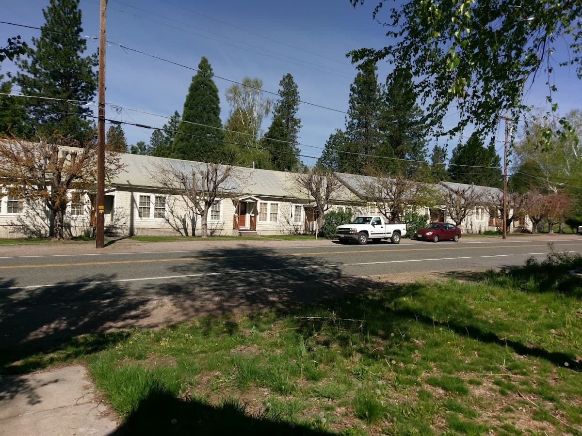 McCloud Timber Inn