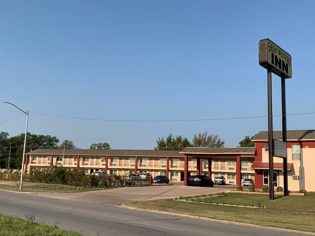 Great Western Inn I-820 S