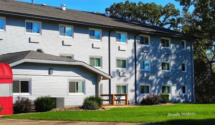 Paddle Wheel Inn