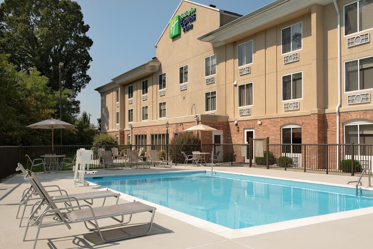 Holiday Inn Express & Suites High Point South by IHG