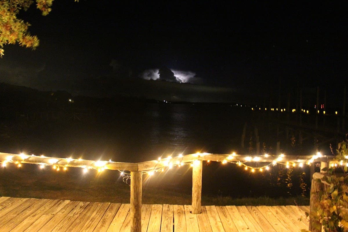 Lakeside Lodge Bed & Breakfast on Lake Buchanan
