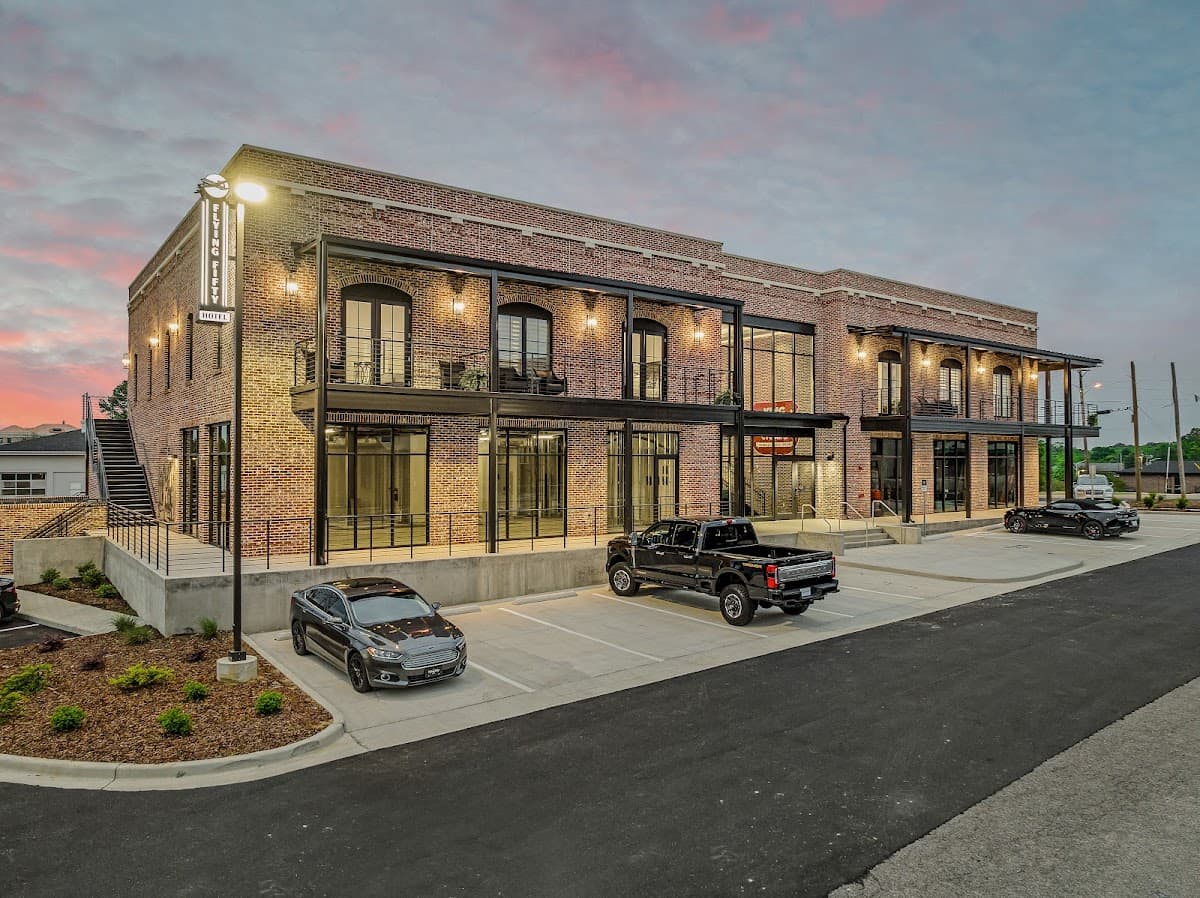 The Flying Fifty, a Luxury Boutique Hotel - Cullman
