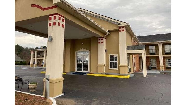 Super 8 by Wyndham Covington