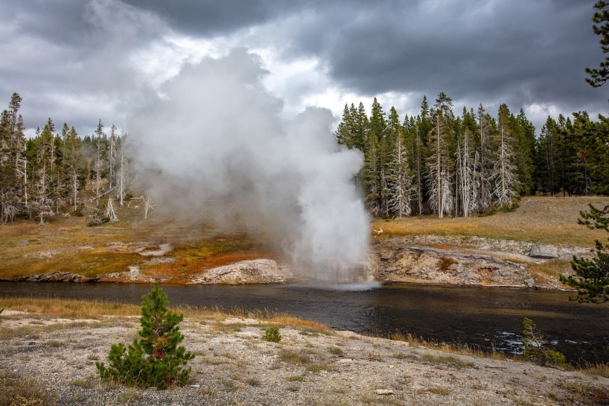 Riverside Geyser