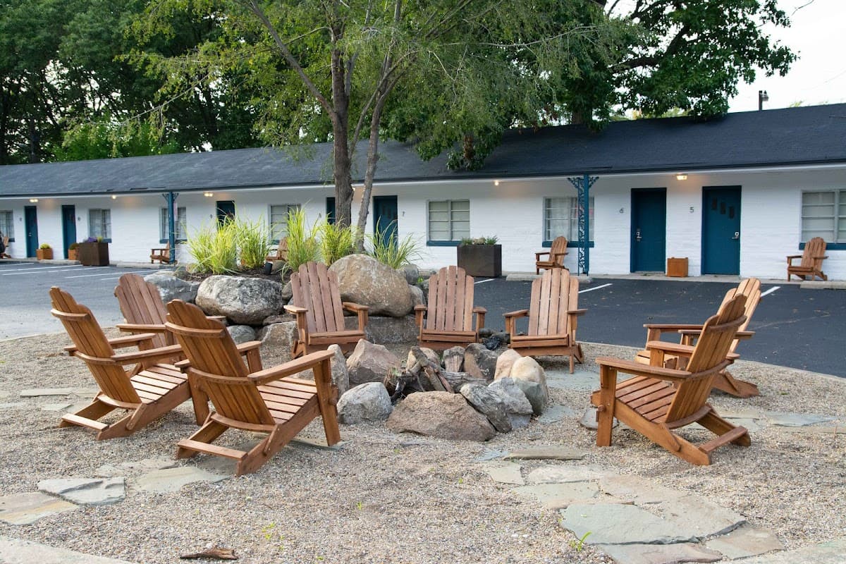 Al & Sally's Motel