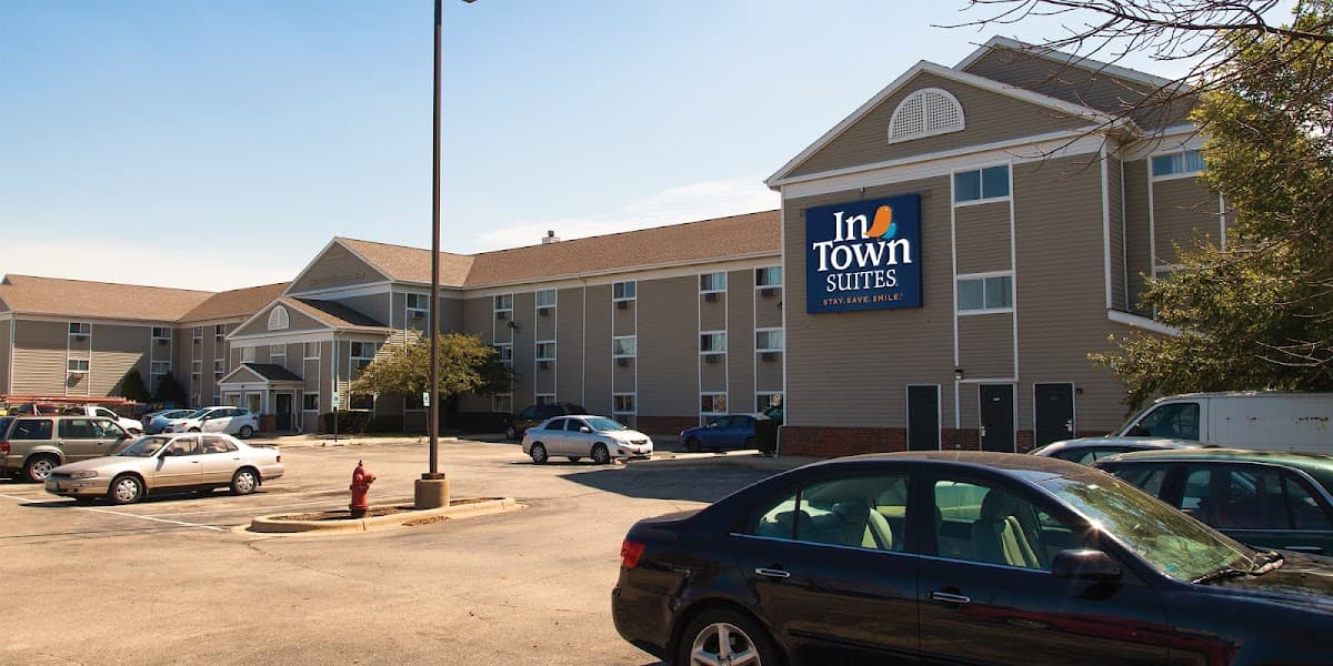InTown Suites Extended Stay Chicago IL - Elk Grove/O'Hare