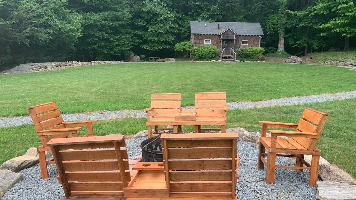 Banner Haven Beehive Guest House and Cabin Rental