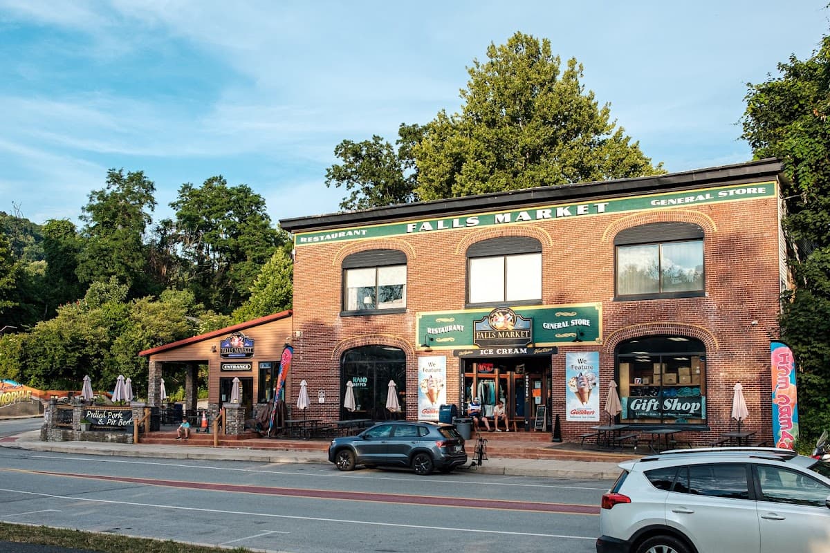Falls Market Inn & Suite