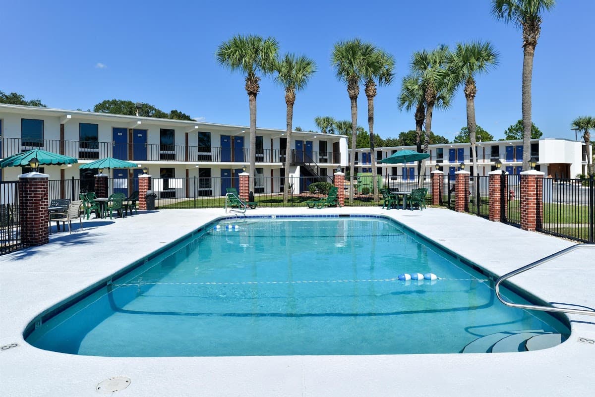 Motel 6