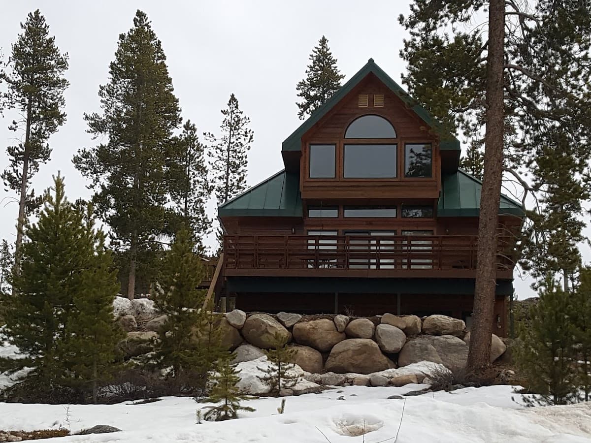 Wind River Lodge