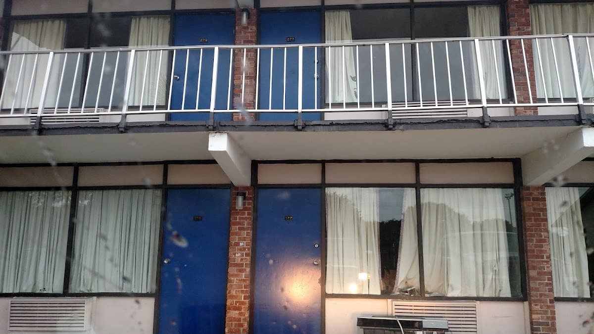 Budget Motel & Efficiencies