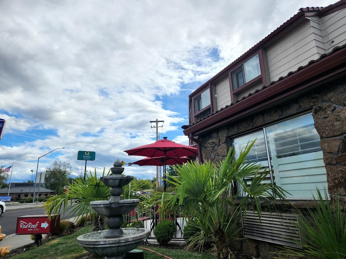 Red Roof Inn & Suites Medford - Airport
