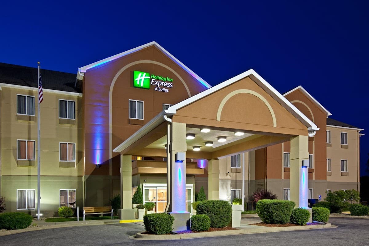 Holiday Inn Express & Suites Bedford by IHG