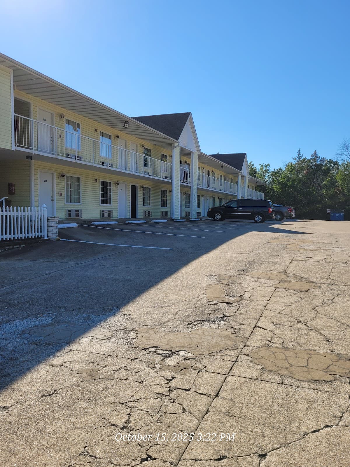 Twelve Oaks Inn