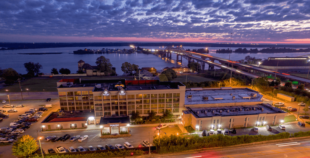 DoubleTree by Hilton Hotel Decatur Riverfront