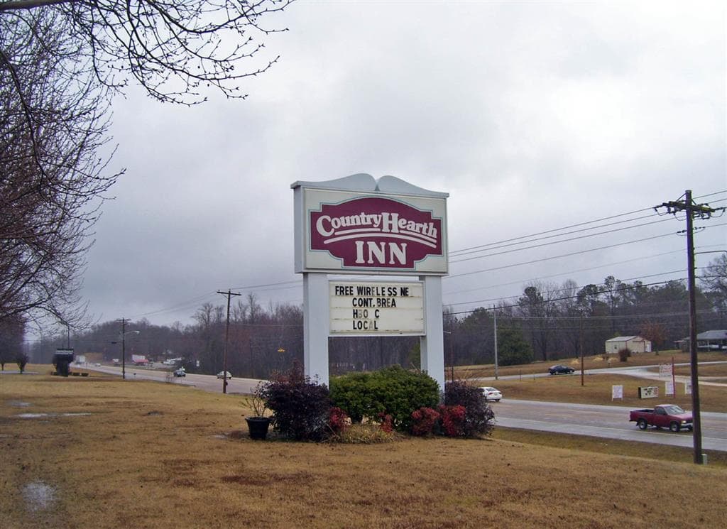Colonial Inn
