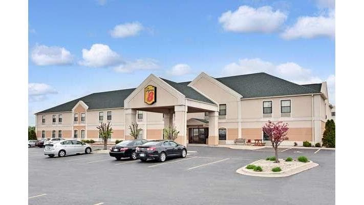Super 8 by Wyndham Hampshire IL