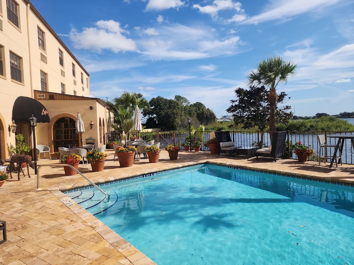 Inn On The Lakes