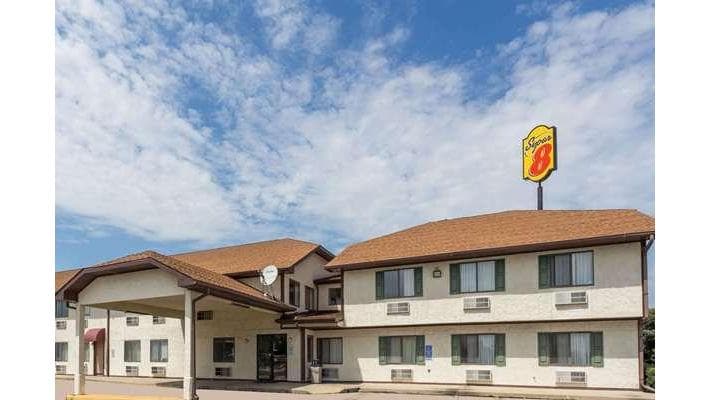 Super 8 by Wyndham Morris