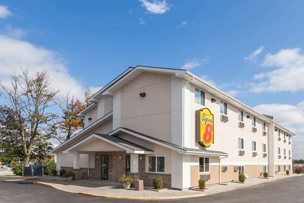 Super 8 by Wyndham Latham/Albany Troy Area