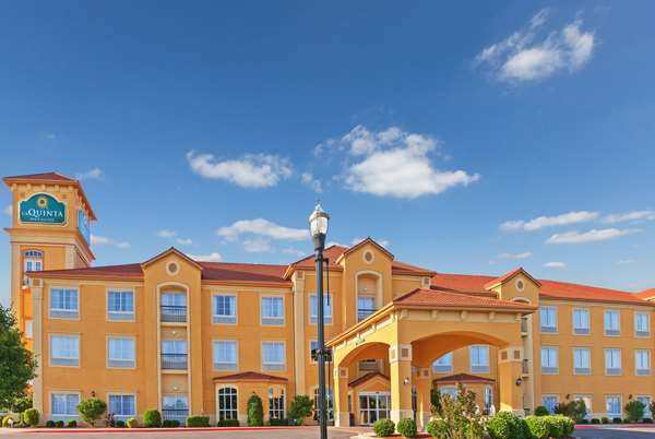 La Quinta Inn & Suites by Wyndham OKC North - Quail Springs