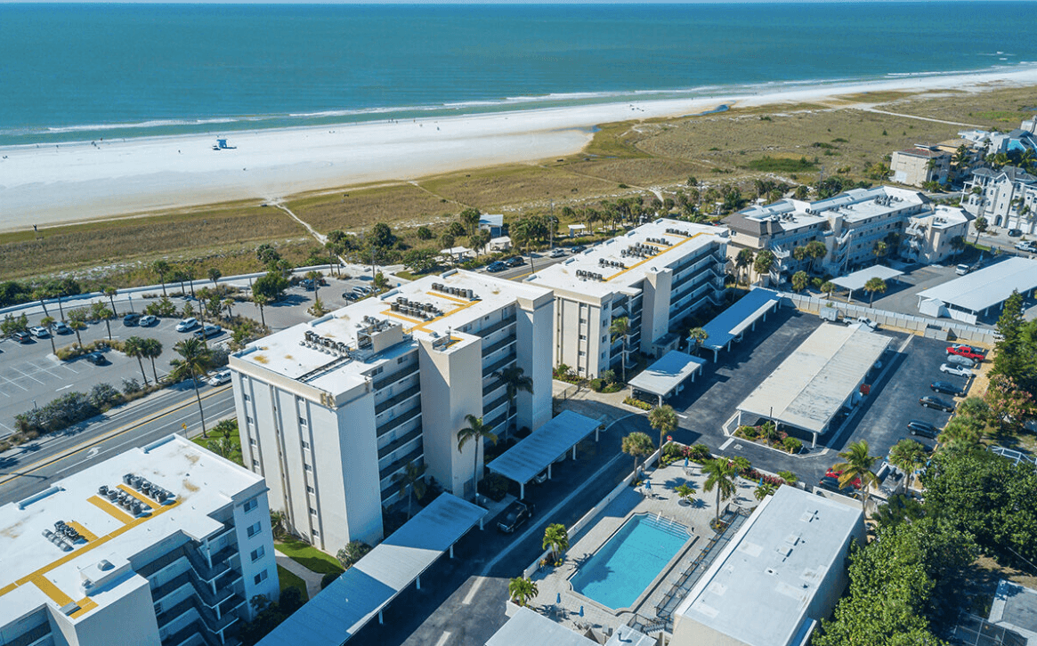 Crescent Royale Condominiums