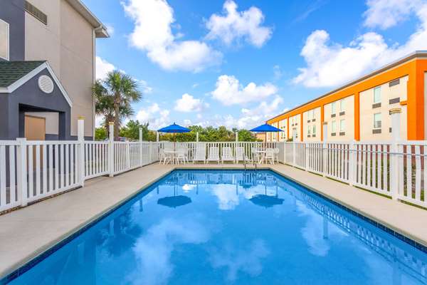 Microtel Inn & Suites by Wyndham Panama City