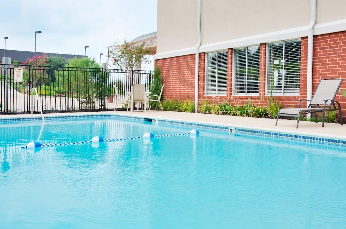 Holiday Inn Express & Suites Livingston by IHG