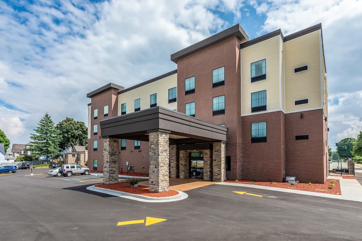 Cobblestone Hotel & Suites - Hartford