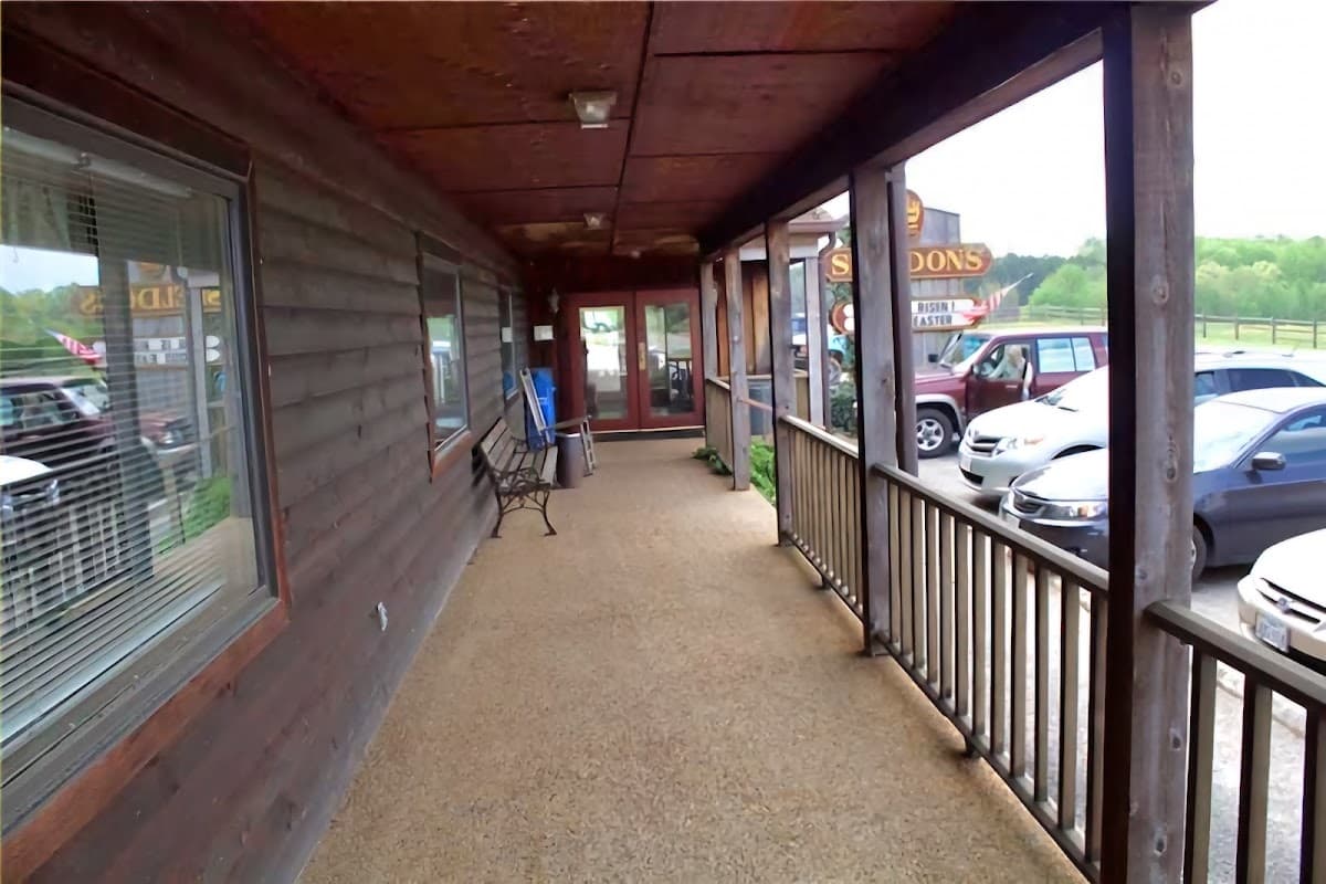 OYO Sheldon's Motel And Restaurant
