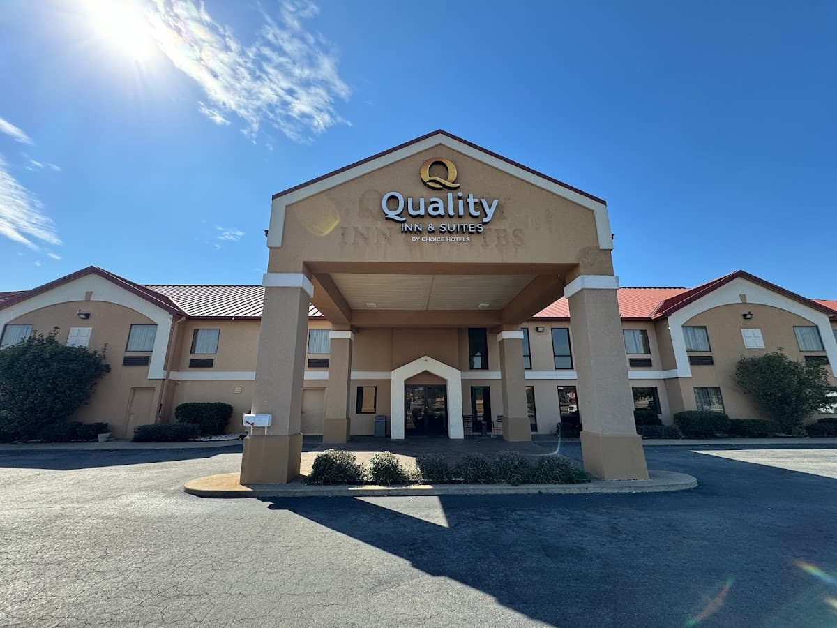 Quality Inn & Suites Pine Bluff